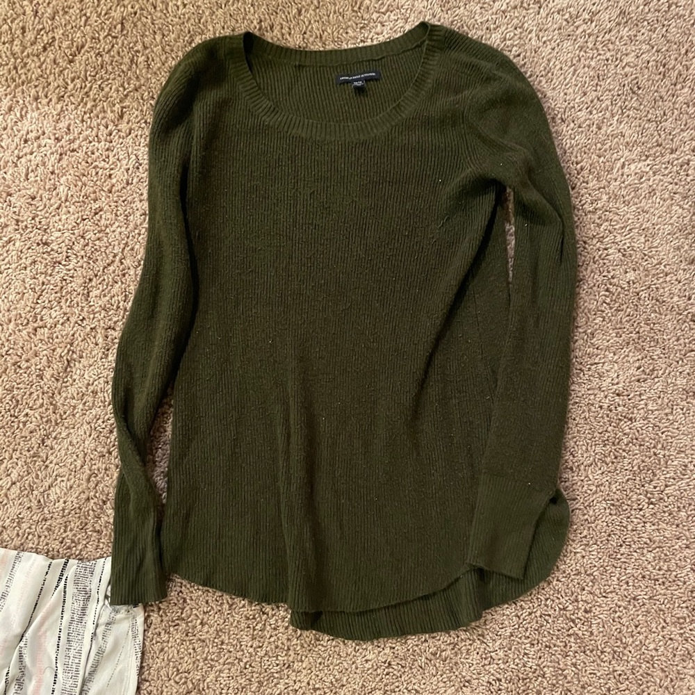 Green soft sweater